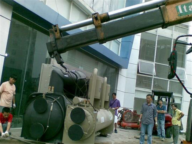 兰溪市随车吊和汽车吊的核心区别是什么？哪种更省钱？